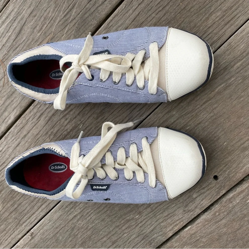 Dr. Scholl’s Barefoot Navy Pin Stripped Sneakers NWOT